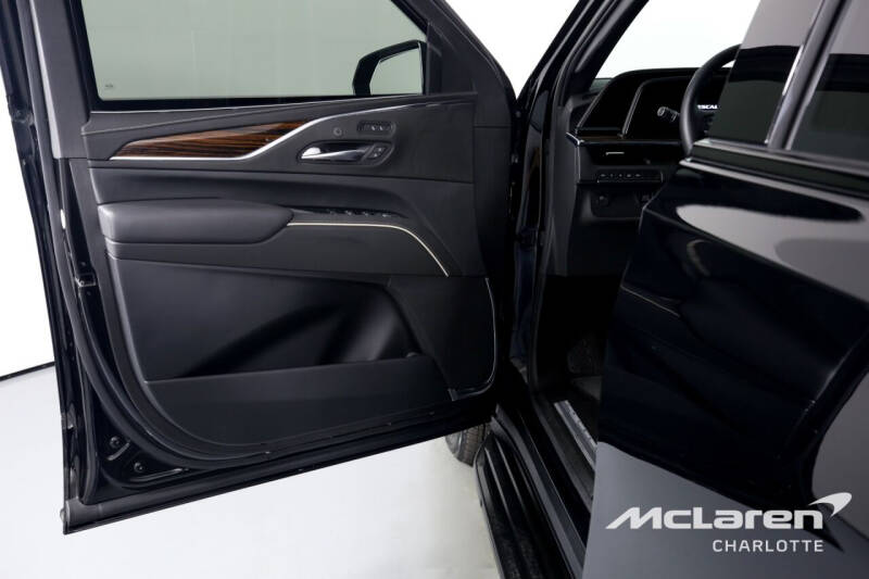 2022 Cadillac Escalade ESV Luxury