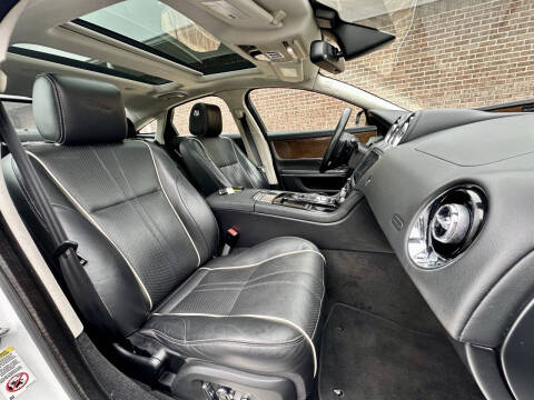 2016 Jaguar XJ Supercharged