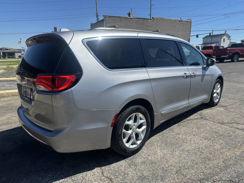 2017 Chrysler Pacifica Touring-L
