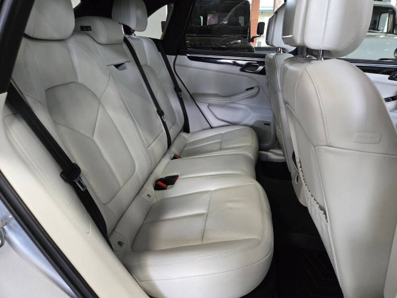 2023 Porsche Macan S