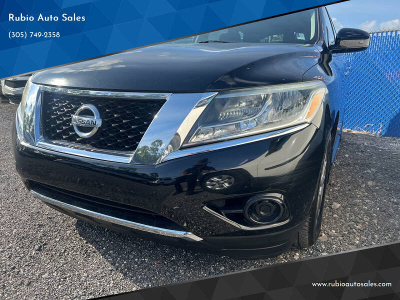 2014 Nissan Pathfinder for sale at Rubio Auto Sales in Homestead FL