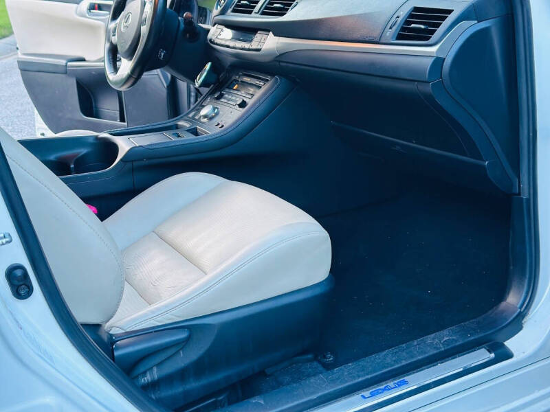 2012 Lexus CT 200h Premium