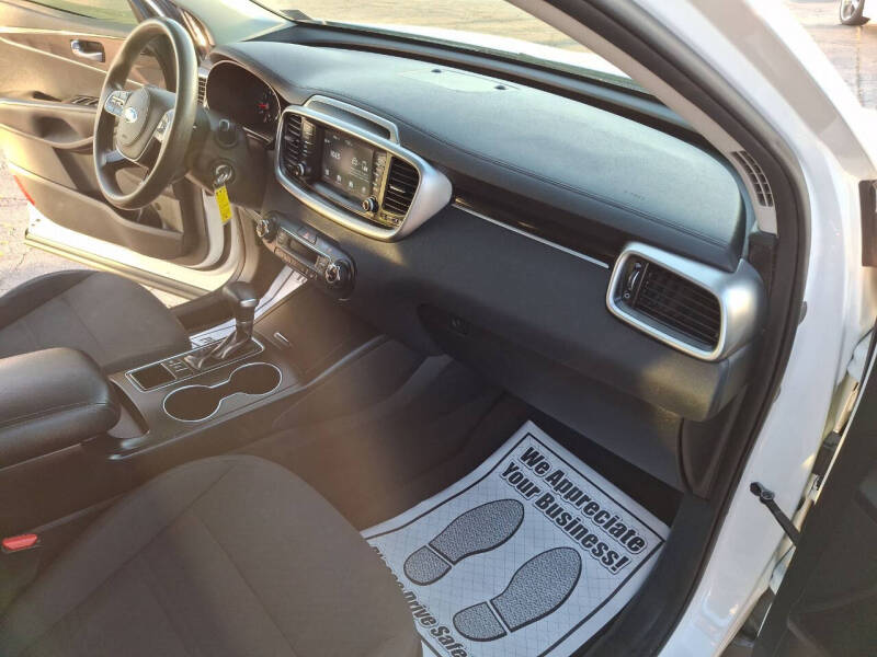 2019 Kia Sorento S V6
