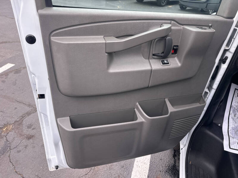 2022 GMC Savana 2500