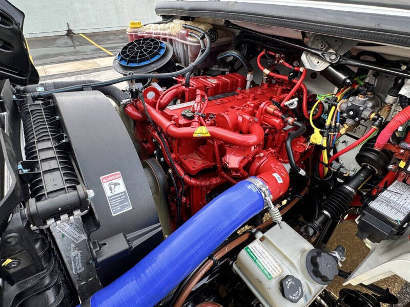 2022 Freightliner M2 106