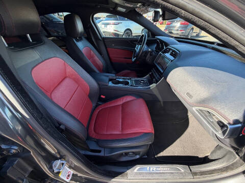 2017 Jaguar XE 35t R-Sport