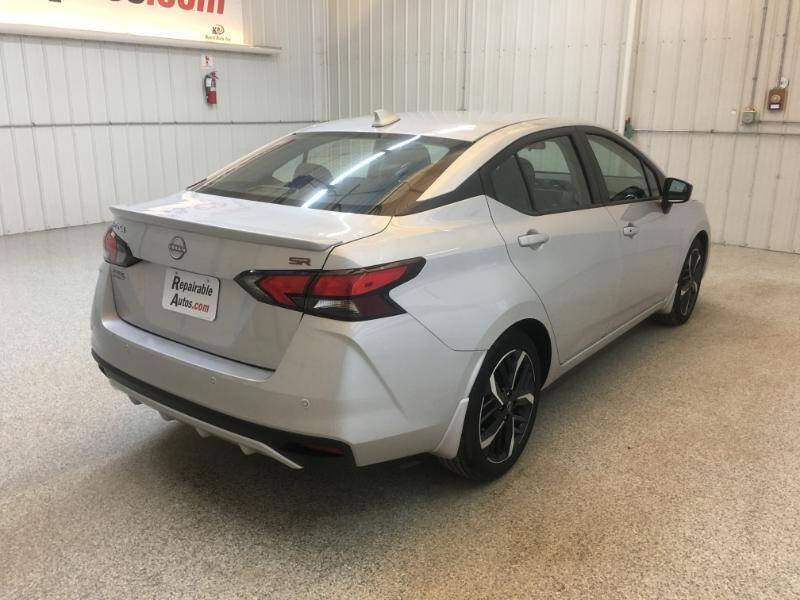 2024 Nissan Versa SR