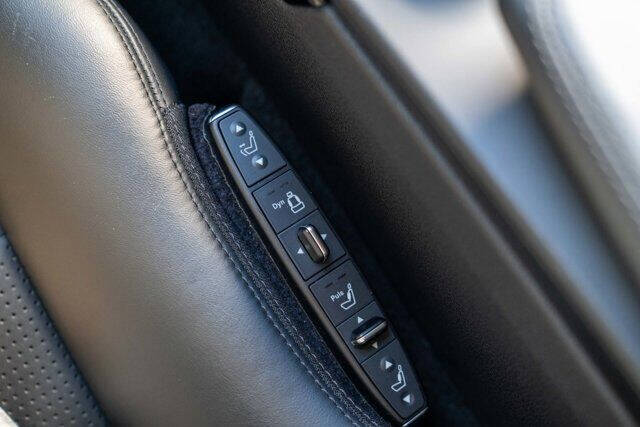 2012 Mercedes-Benz E-Class 26