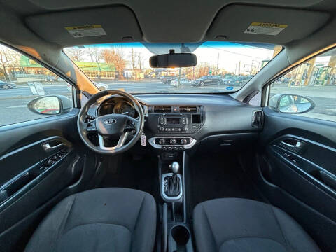 2015 Kia Rio 5-Door LX