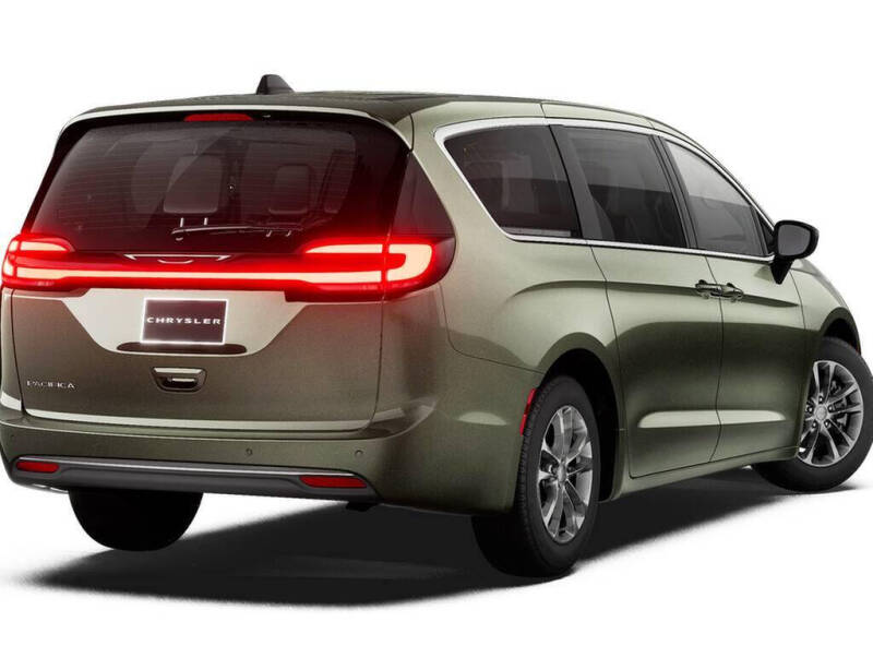 2027 Chrysler Pacifica Select