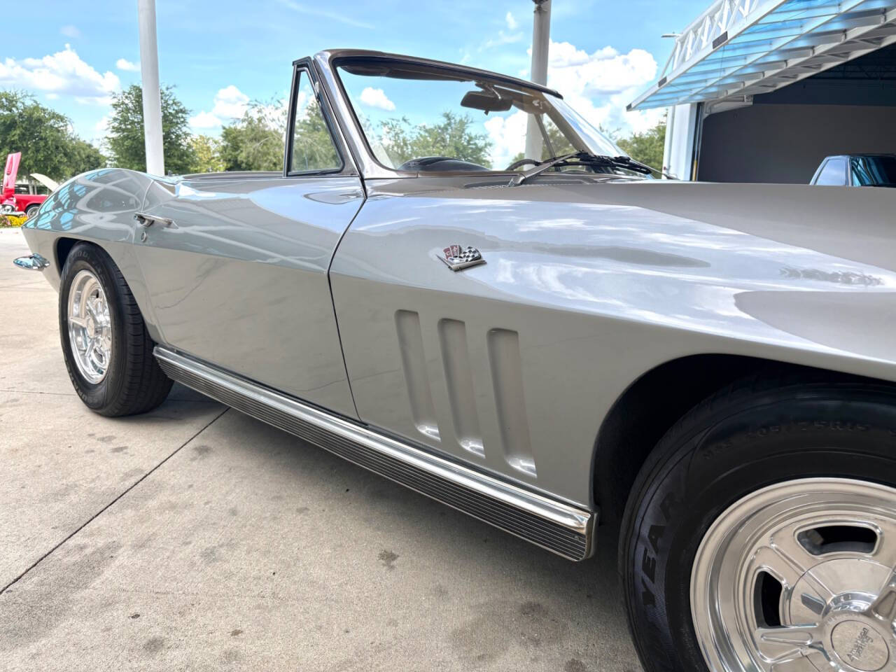 1966 Chevrolet Corvette 18