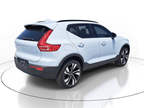 2026 Volvo XC40 B4 Plus