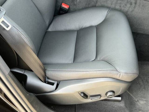 2025 Volvo XC60 B5 Plus Dark Theme