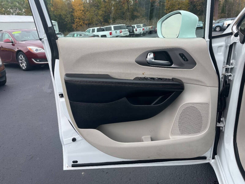 2020 Chrysler Pacifica Touring L