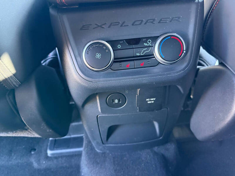 2025 Ford Explorer ST