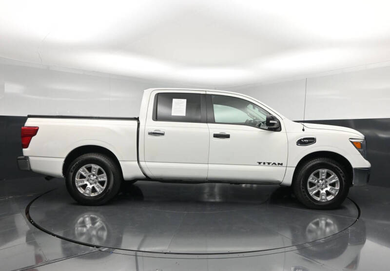2017 Nissan Titan