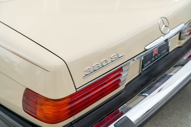 1983 Mercedes-Benz 380-Class 7