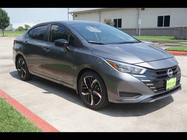 2025 Nissan Versa SR