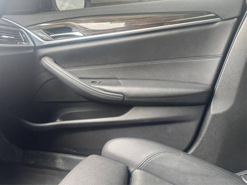 2019 BMW 5 Series 530i