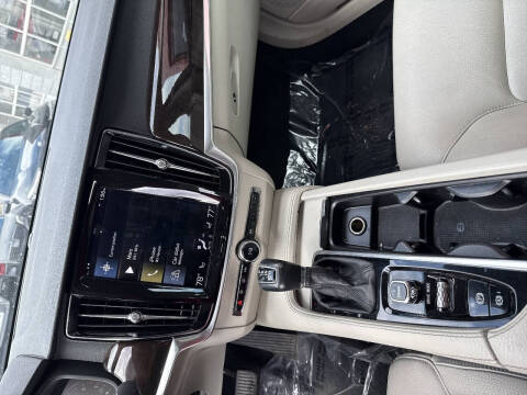 2017 Volvo S90 T5 Momentum