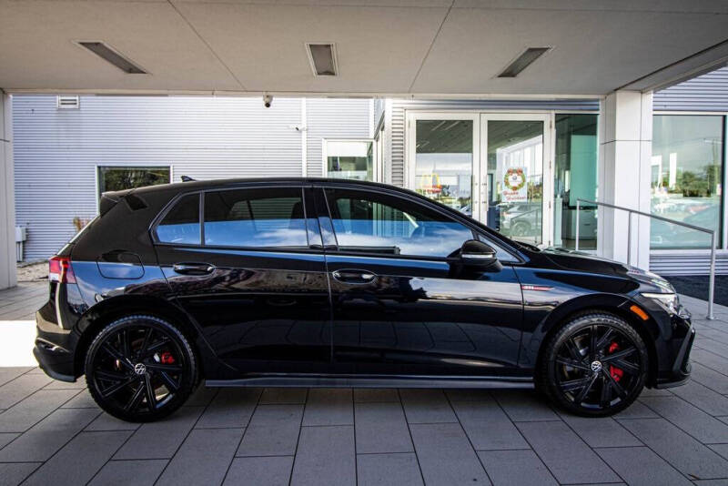 2023 Volkswagen Golf GTI SE