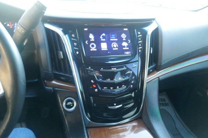 2016 Cadillac Escalade Luxury Collection