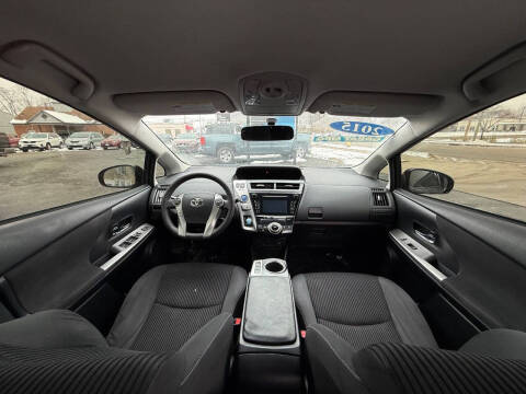 2015 Toyota Prius v Two