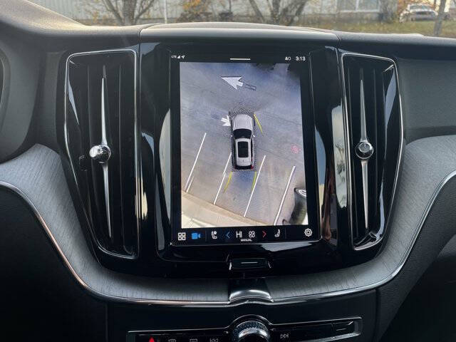 2025 Volvo XC60 B5 Plus Dark Theme