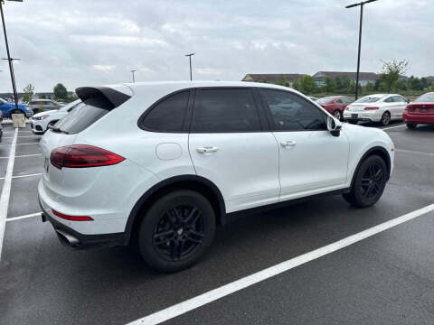 2018 Porsche Cayenne Platinum Edition