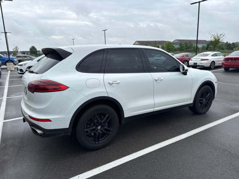2018 Porsche Cayenne Platinum Edition