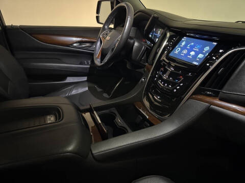 2019 Cadillac Escalade Standard