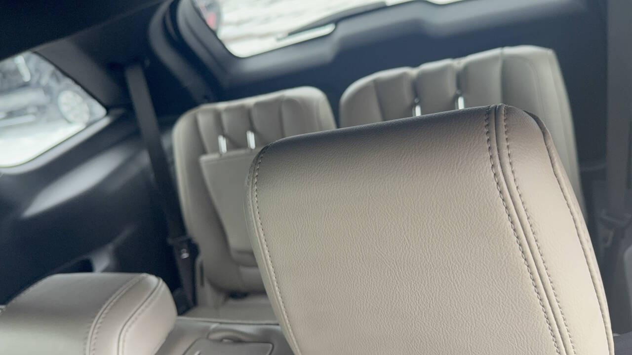 White 2011 Ford Explorer XLT AWD XLT 4dr SUV 2