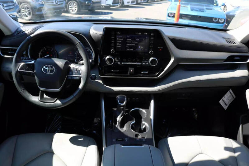 2022 Toyota Highlander XLE