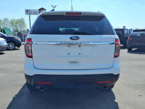 2015 Ford Explorer