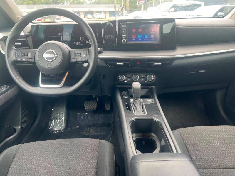 2025 Nissan Kicks S