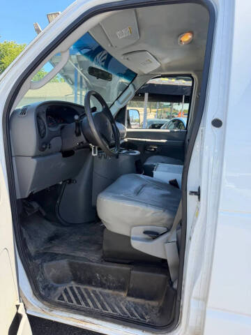 2008 Ford E-Series E-250
