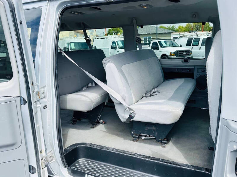 2006 Ford E-Series E-150 XLT