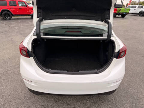 2017 Mazda MAZDA3 Touring