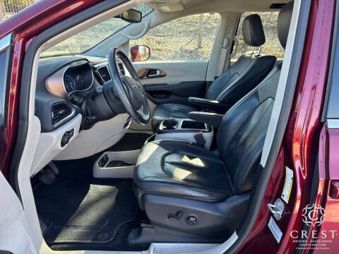 2017 Chrysler Pacifica Touring-L Plus