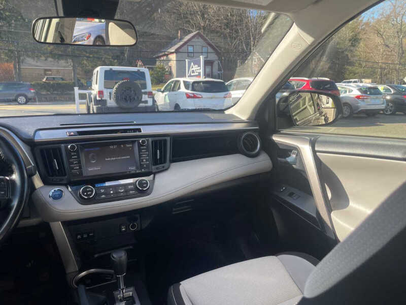 2017 Toyota RAV4 Hybrid XLE