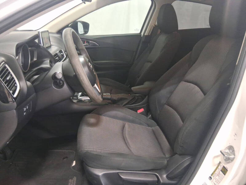 2016 Mazda MAZDA3 i Sport