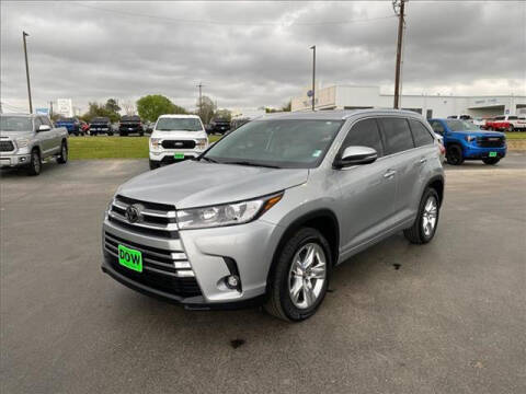 2019 Toyota Highlander for sale at DOW AUTOPLEX in Mineola TX