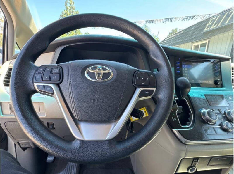 2016 Toyota Sienna