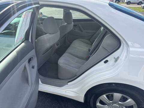 2011 Toyota Camry LE