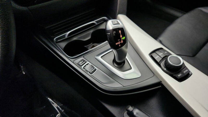 2017 BMW 3 Series 320i xDrive