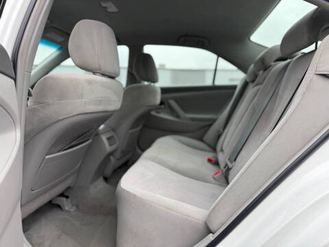 2010 Toyota Camry LE