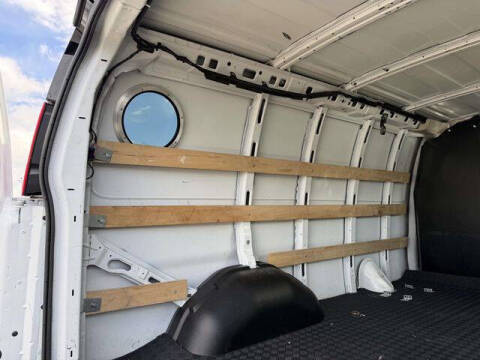 2024 Chevrolet Express 2500