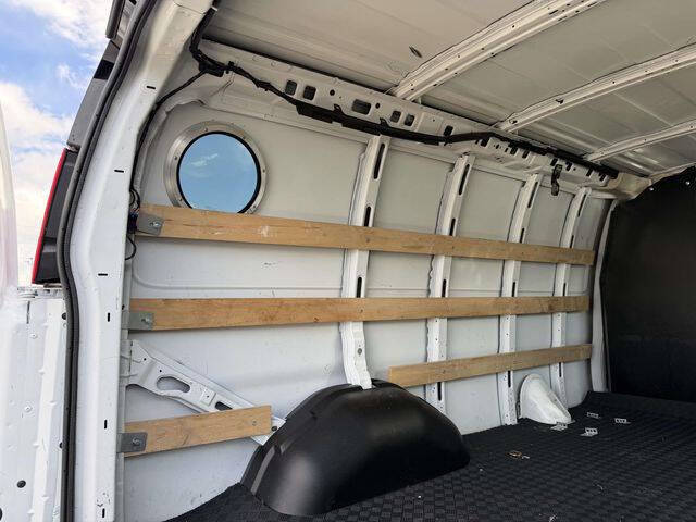 2024 Chevrolet Express 2500