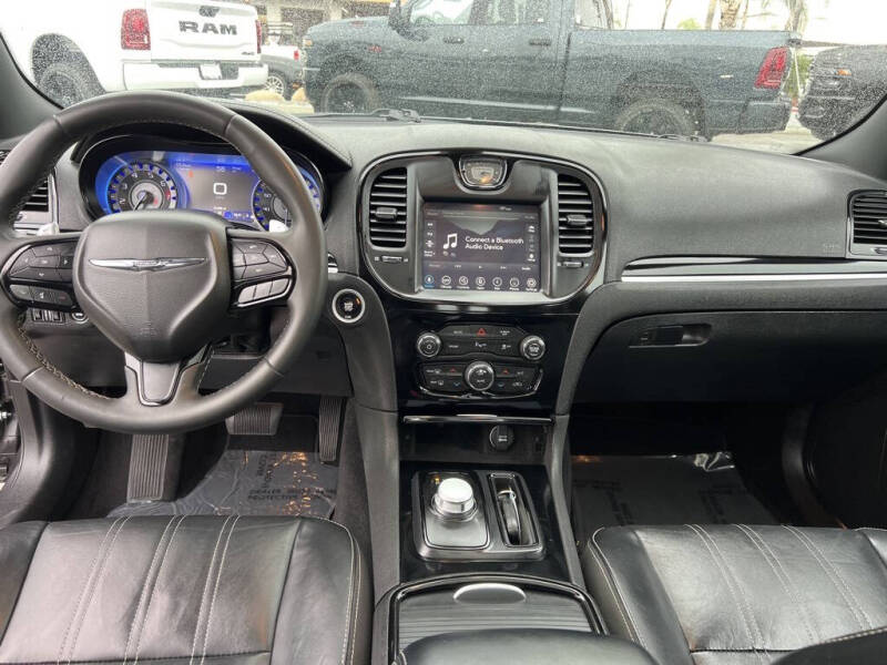 2023 Chrysler 300 S V6