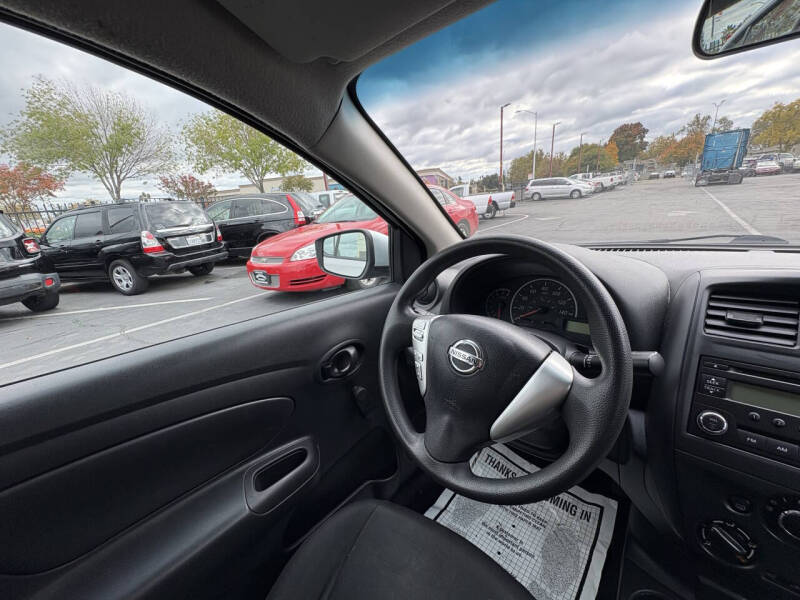2017 Nissan Versa 1.6 S